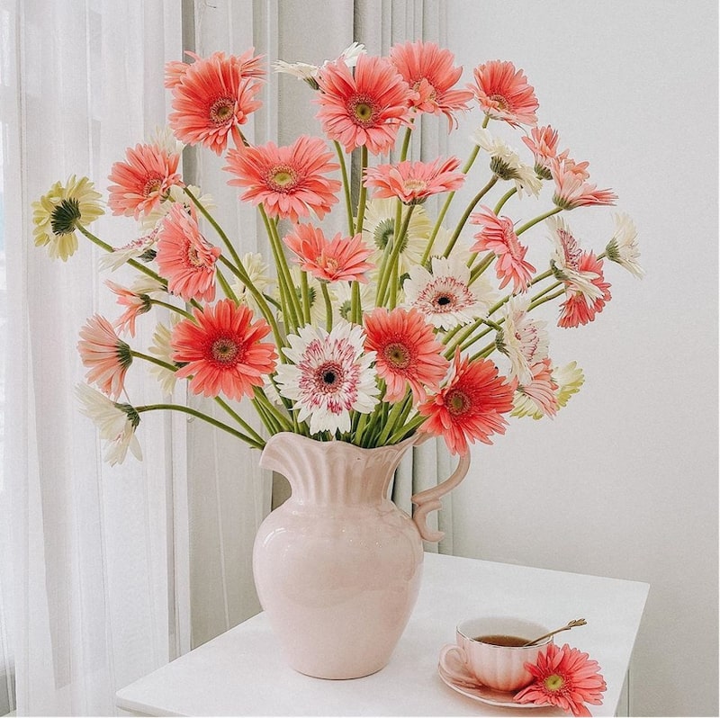 Công Dụng Của Bình Hoa Nội Thất: Bí Quyết Tô Điểm nội thât Sống Hiện Đại